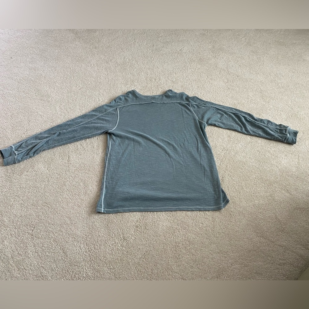 32 BAR BLUES Men’s Henley Shirt - Like New - Picture 5 of 5